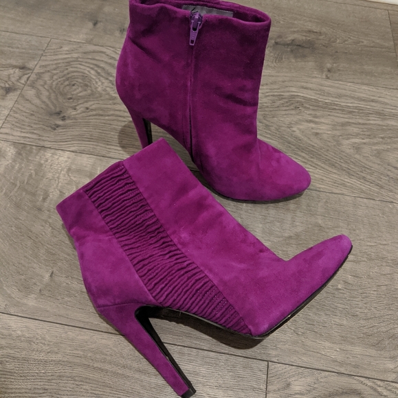Kenneth Cole suede ruffle booties purple heels - Picture 6 of 8